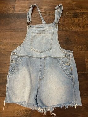 Universal Thread Light Blue Denim Short Overalls with Front Bib